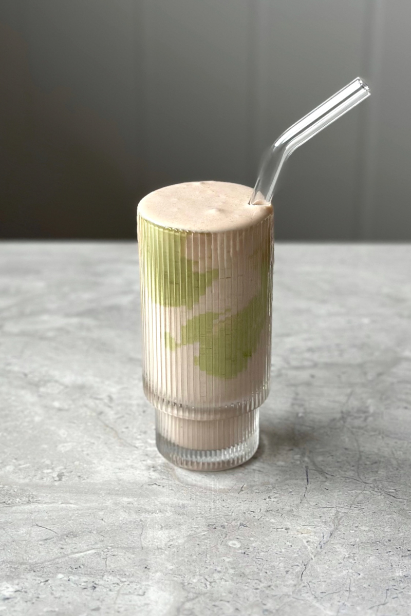 Strawberry Matcha Smoothie with Banana