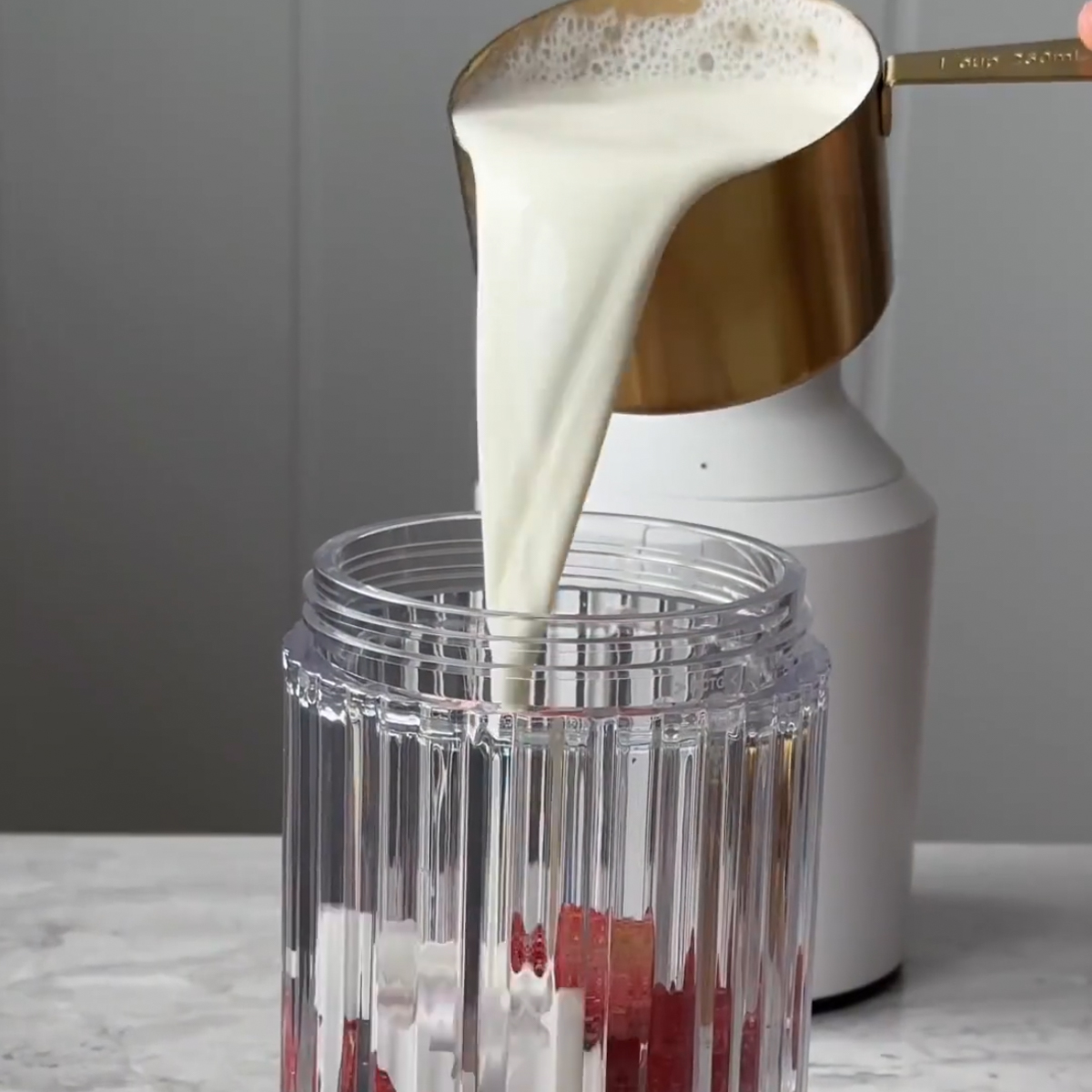 Strawberry Matcha Smoothie with Banana