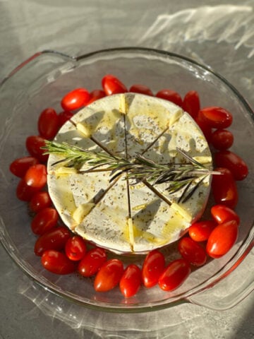 cropped-Easy-Brie-Appetizer-3.jpg