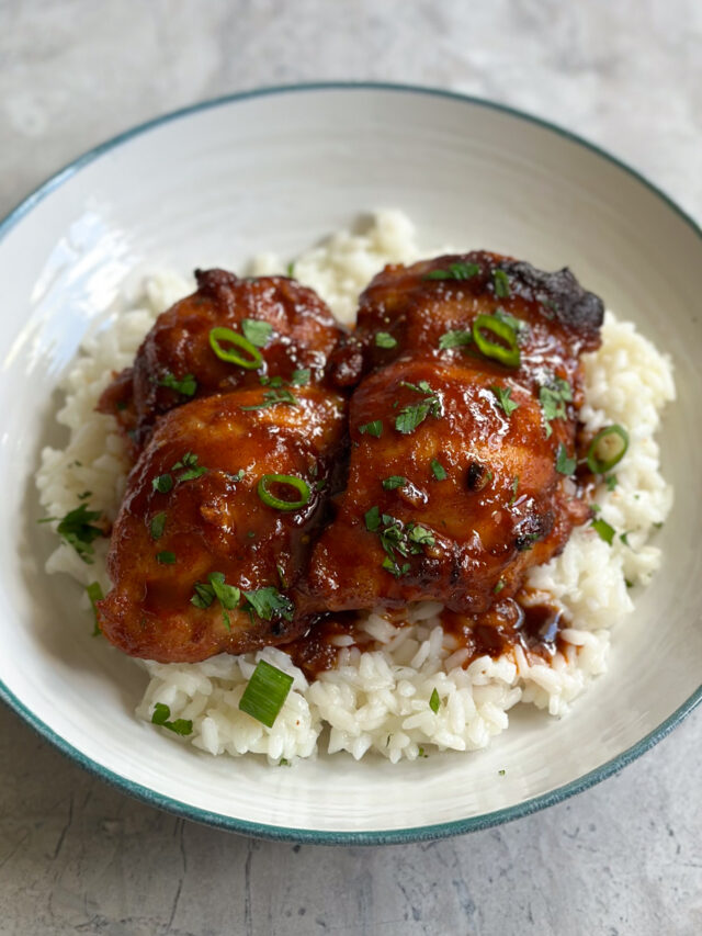 Quick and Delicious Honey Garlic Chicken Thighs Recipe!