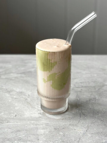 cropped-Strawberry-Matcha-Smoothie-with-Banana-1.jpg
