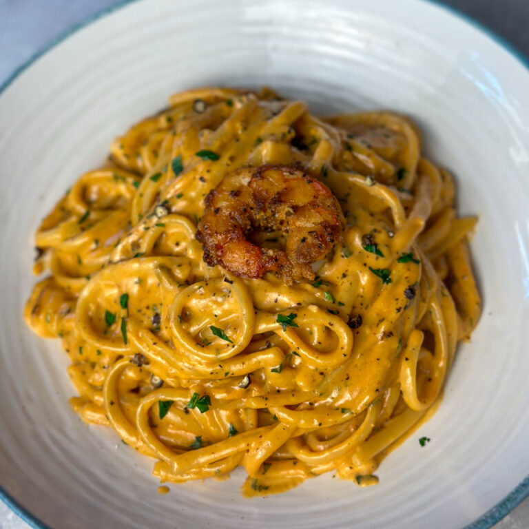 Easy Creamy Shrimp Linguine Recipe (with Garlic) - Maja's Recipes