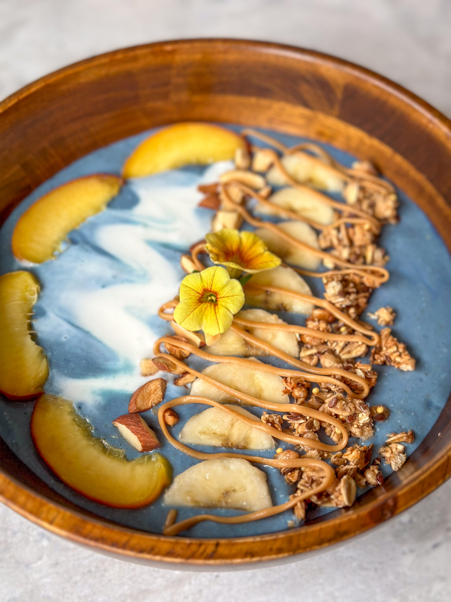 blue vanilla smoothie bowl