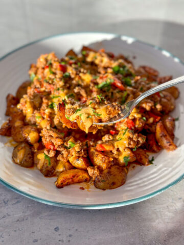 cropped-chili-cheese-loaded-potatoes-2.jpg