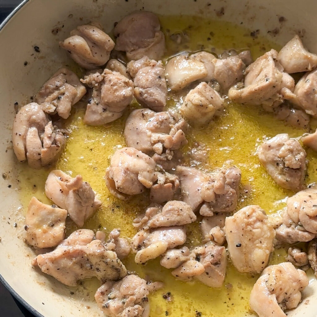 Easy Creamy Mushroom Chicken Pasta Recipe (One Pot) - Maja's Recipes