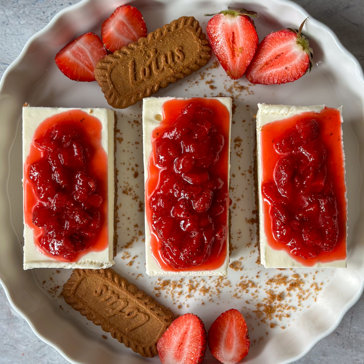 strawberry cheesecake bars