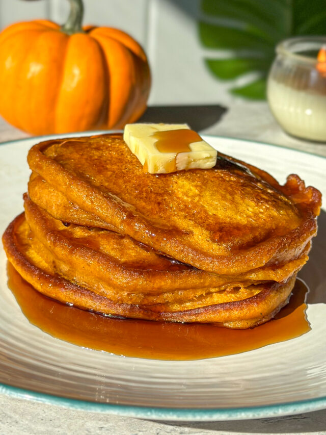 Fluffy Pumpkin Spice Pancakes – A Fall Favorite!