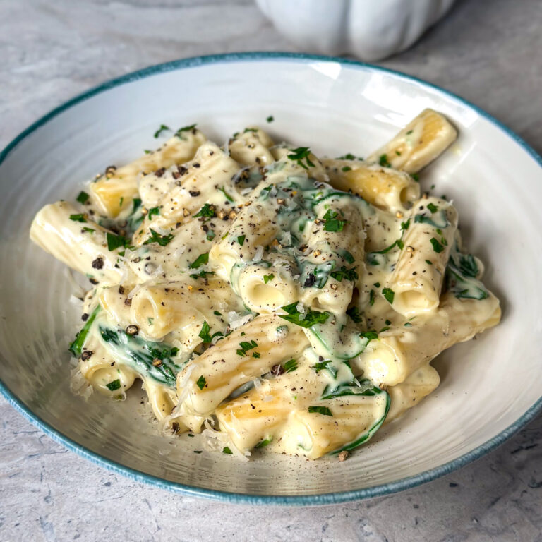 CREAMY SPINACH RIGATONI