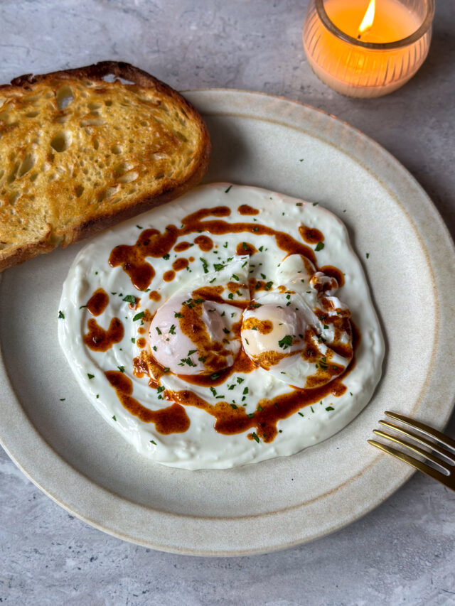 Easy Homemade Turkish Eggs Recipe (with yogurt) – Truely Satisfying Meal!