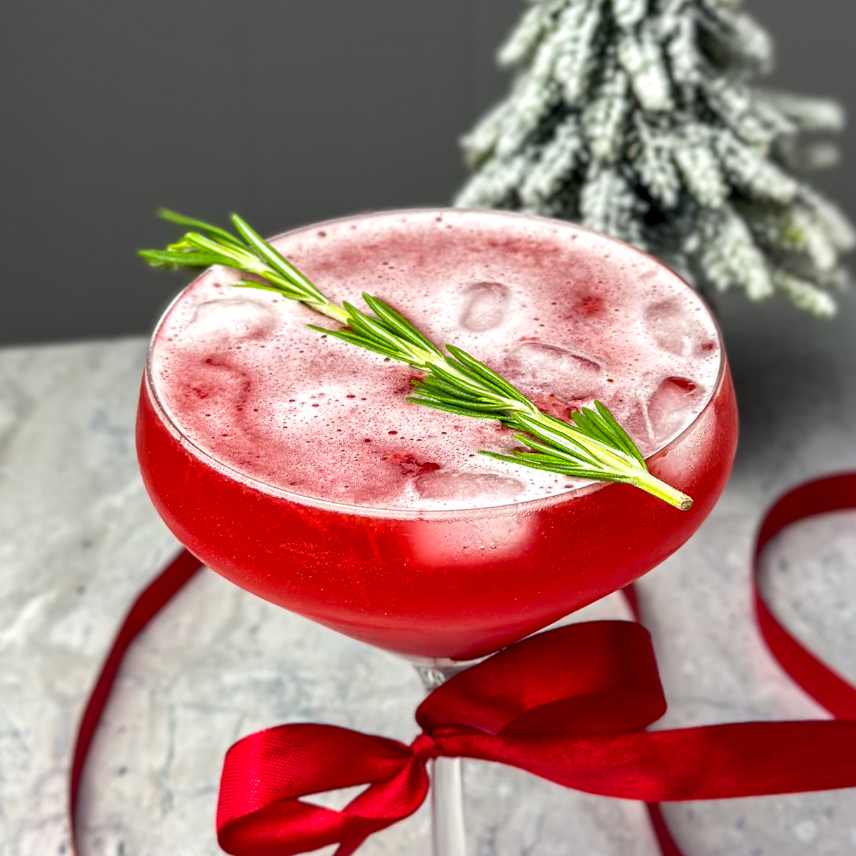 HOLIDAY CRANBERRY MOCKTAIL
