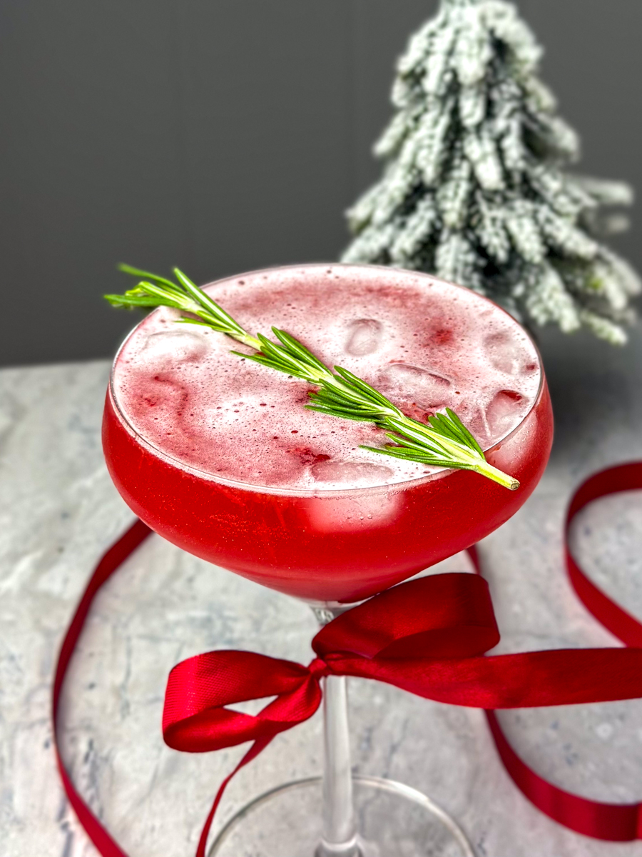 HOLIDAY CRANBERRY MOCKTAIL