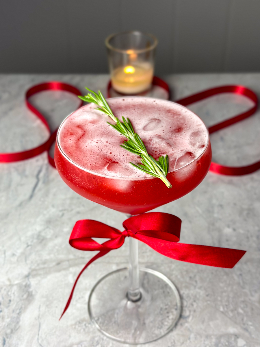 HOLIDAY CRANBERRY MOCKTAIL