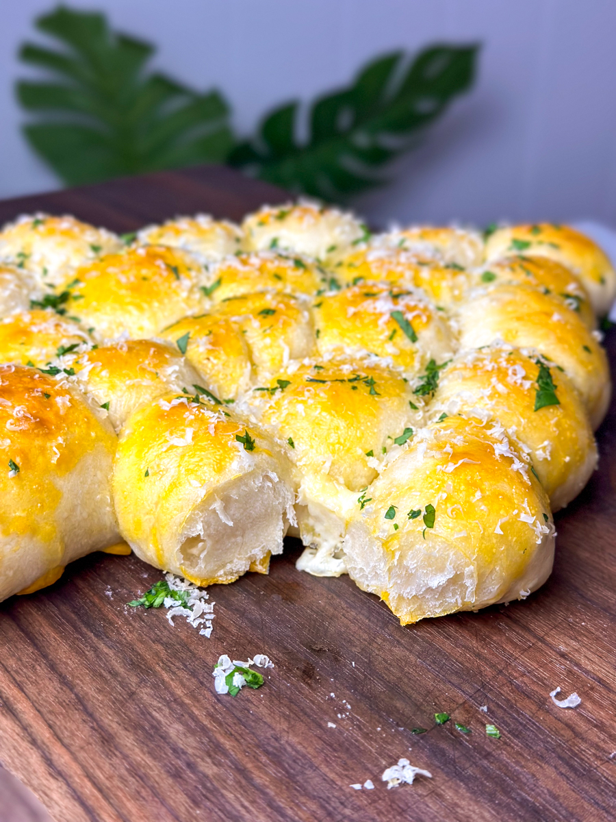 Christmas tree pull apart bread 