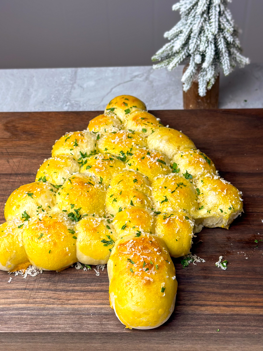Christmas tree pull apart bread