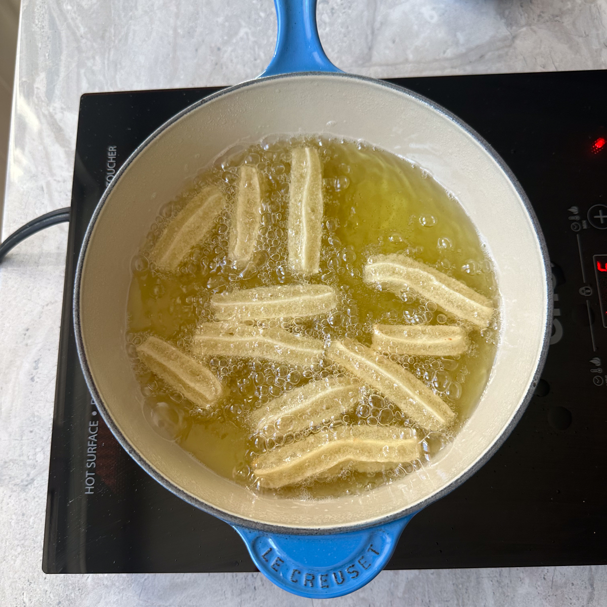 Fry the churros for 5 minutes!
