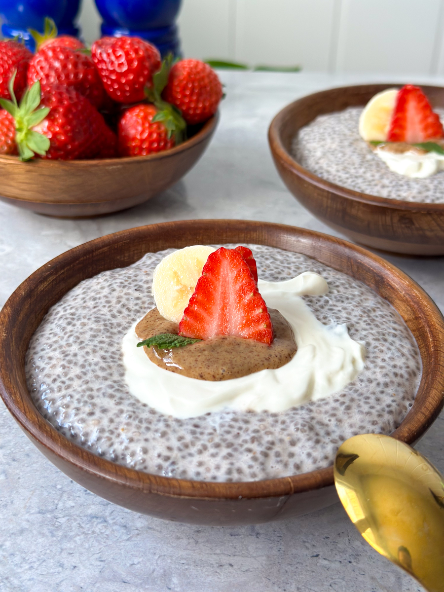 Strawberry chia seed pudding 