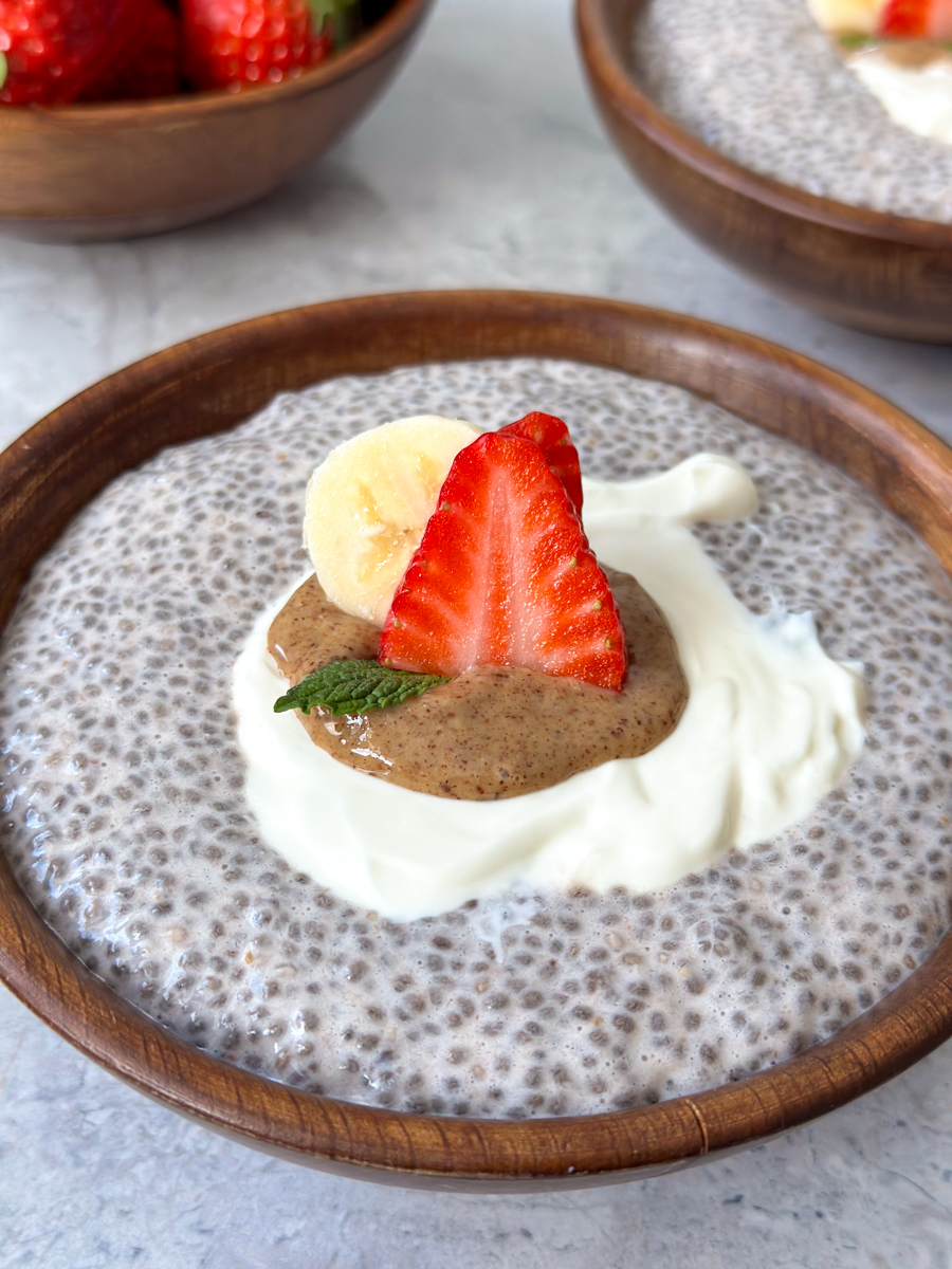Strawberry chia seed pudding 