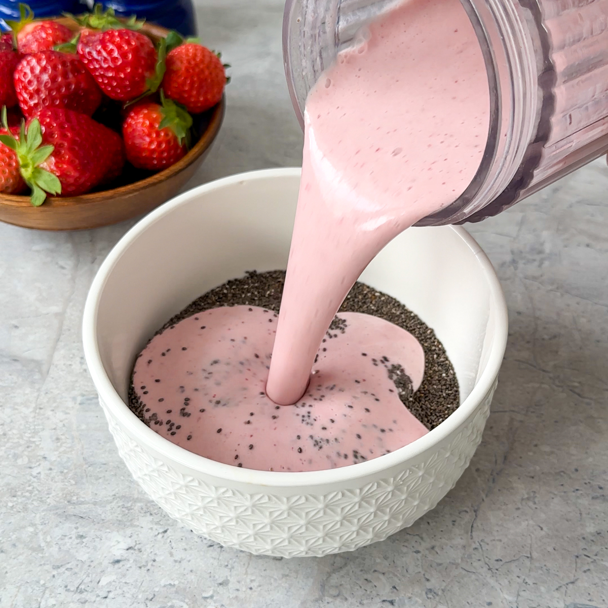Mix together the smoothie & chia seeds!