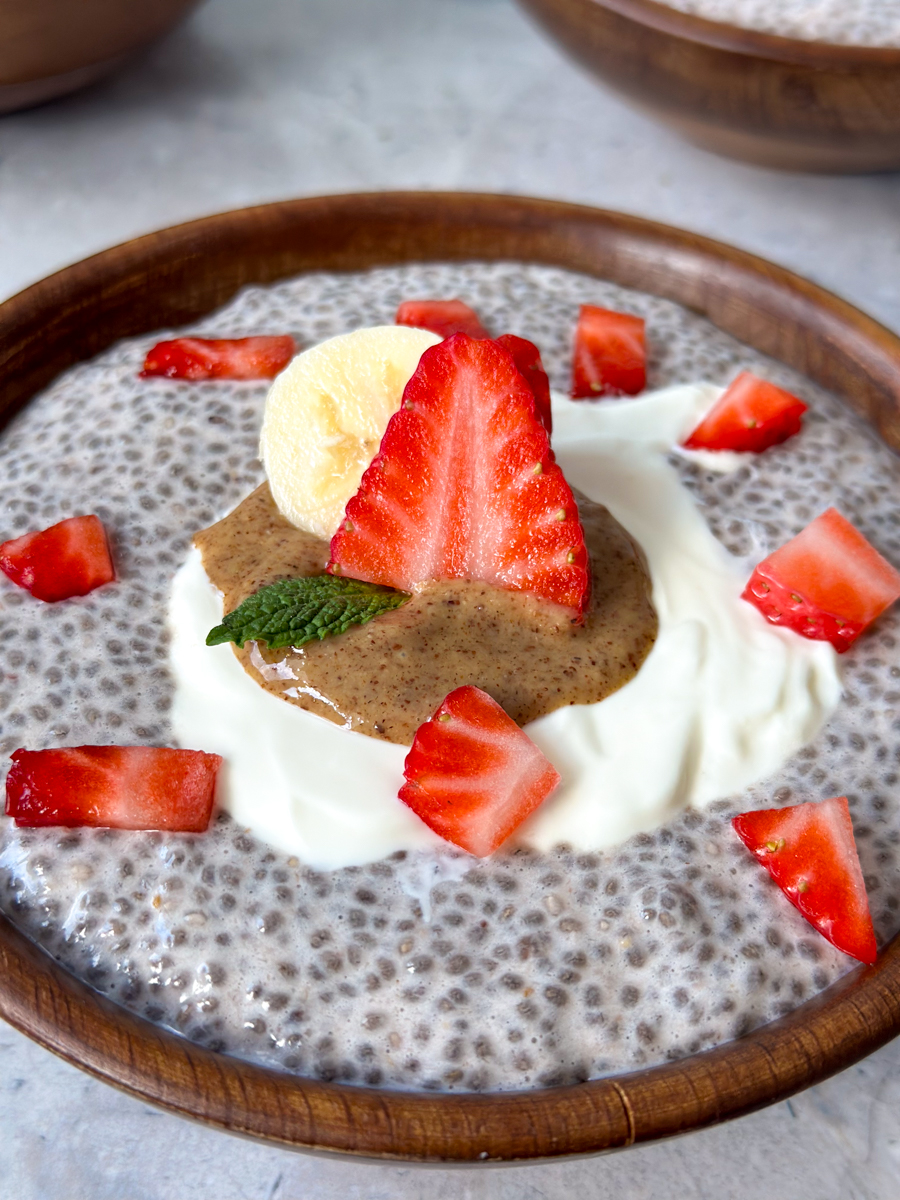 Strawberry chia seed pudding 