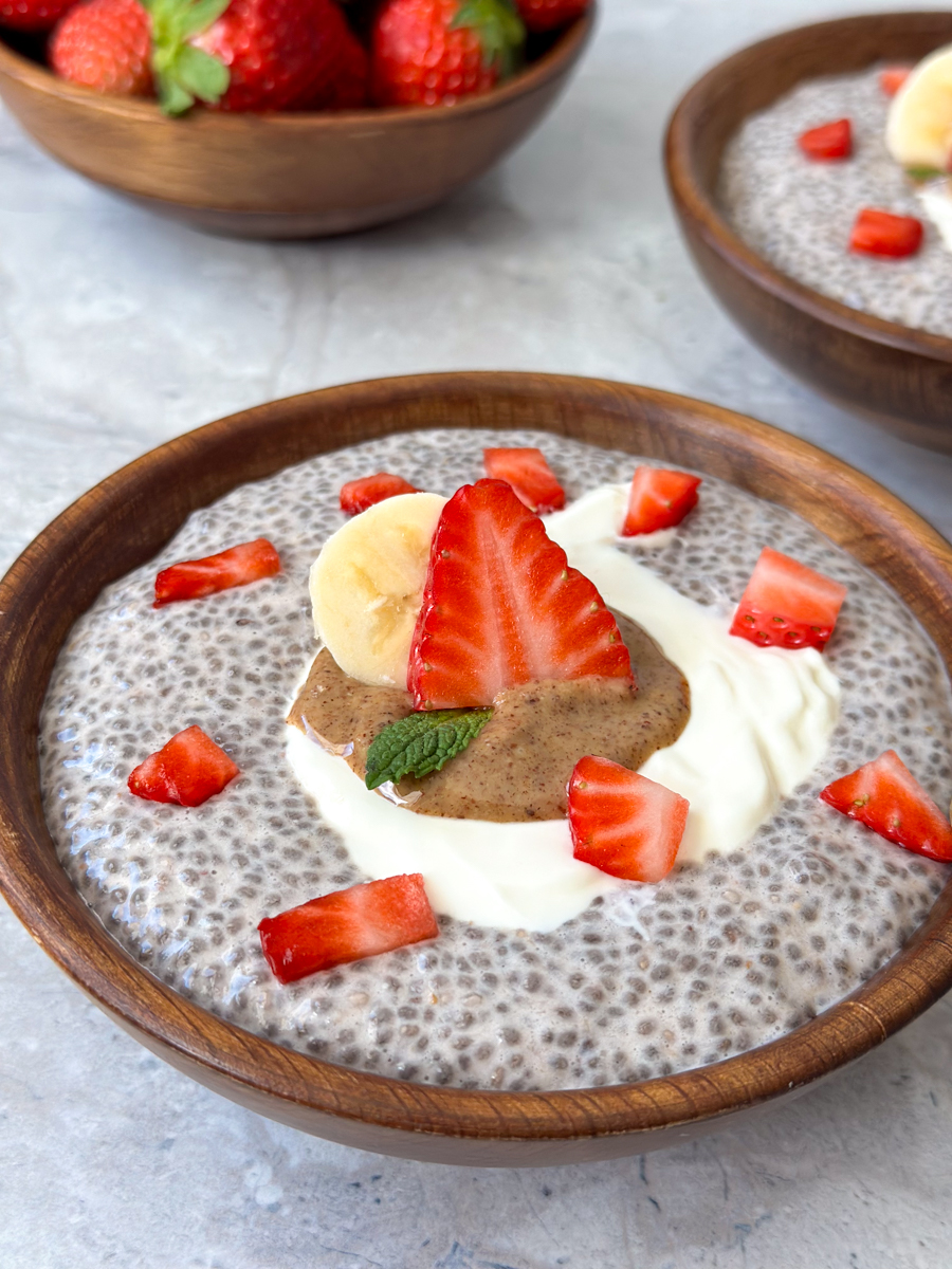 Strawberry chia seed pudding 