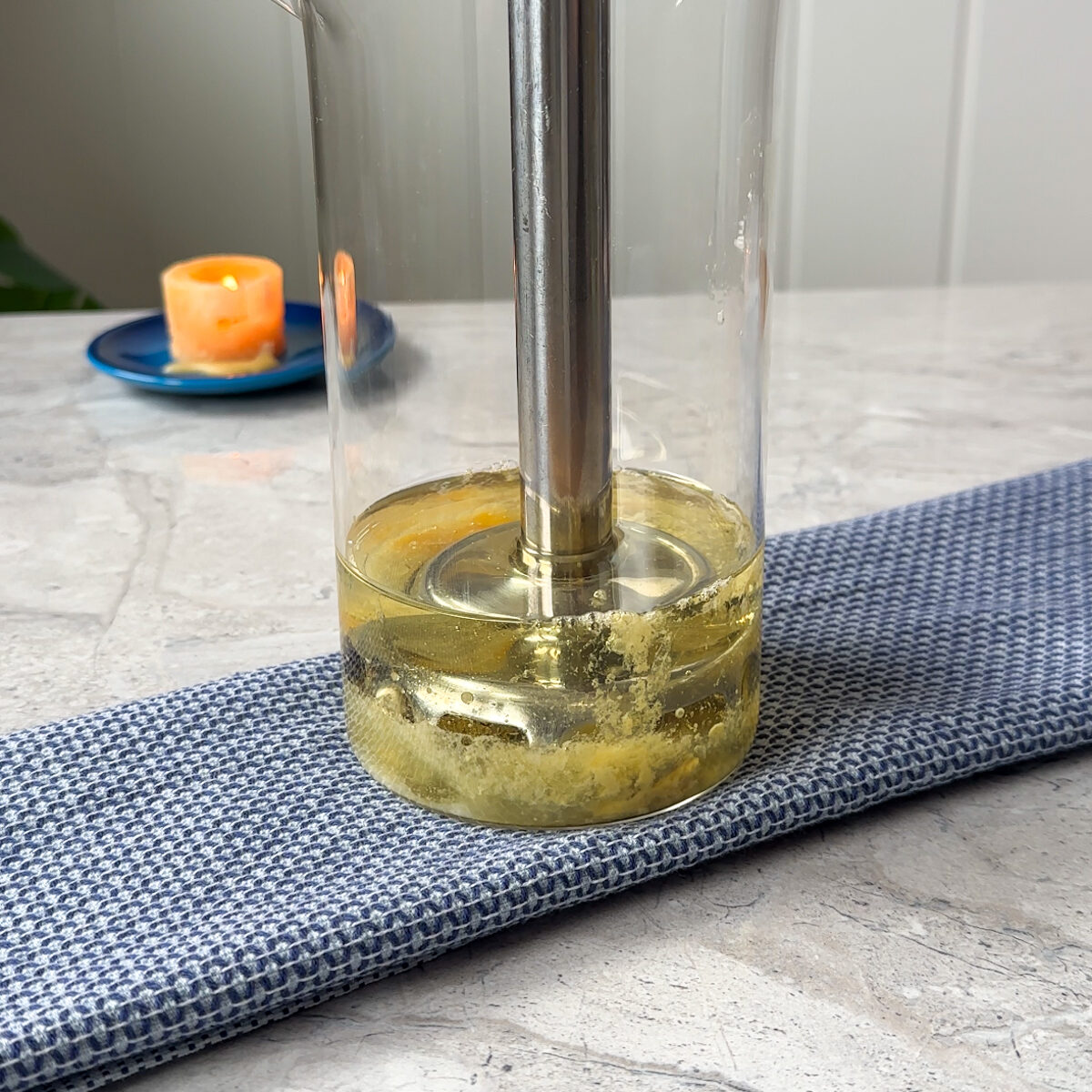 Place immersion blender at the bottom!