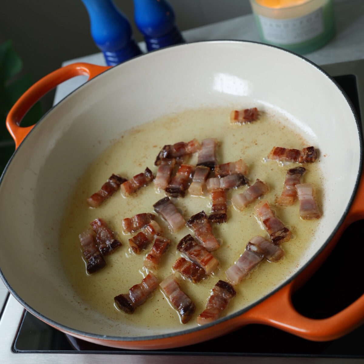 First, fry the pancetta until crispy!
