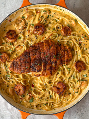 Alfredo pasta with chicken and shrimp