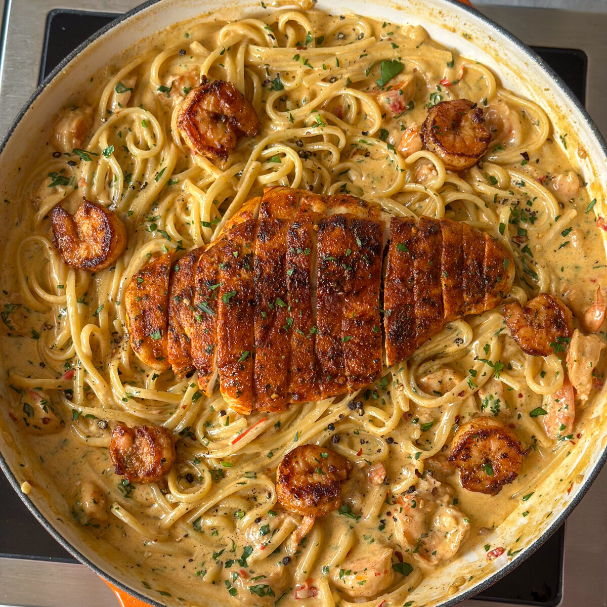 Alfredo pasta with chicken and shrimp