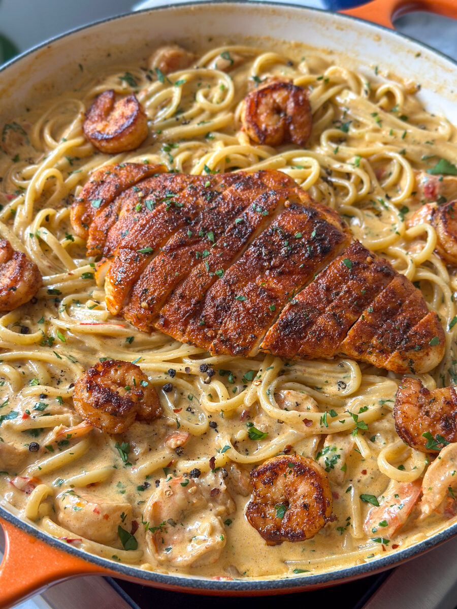 Alfredo pasta with chicken and shrimp
