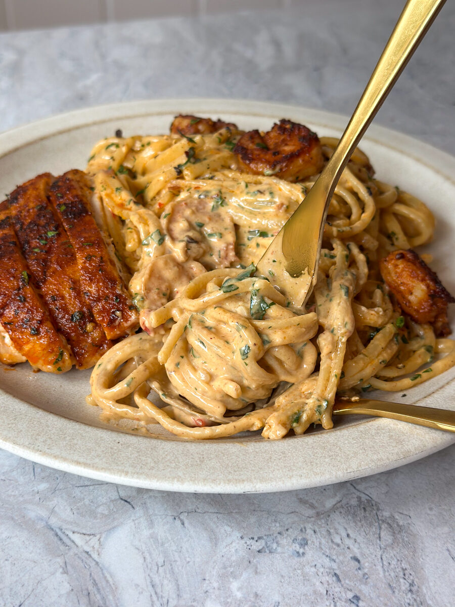 Alfredo pasta with chicken and shrimp