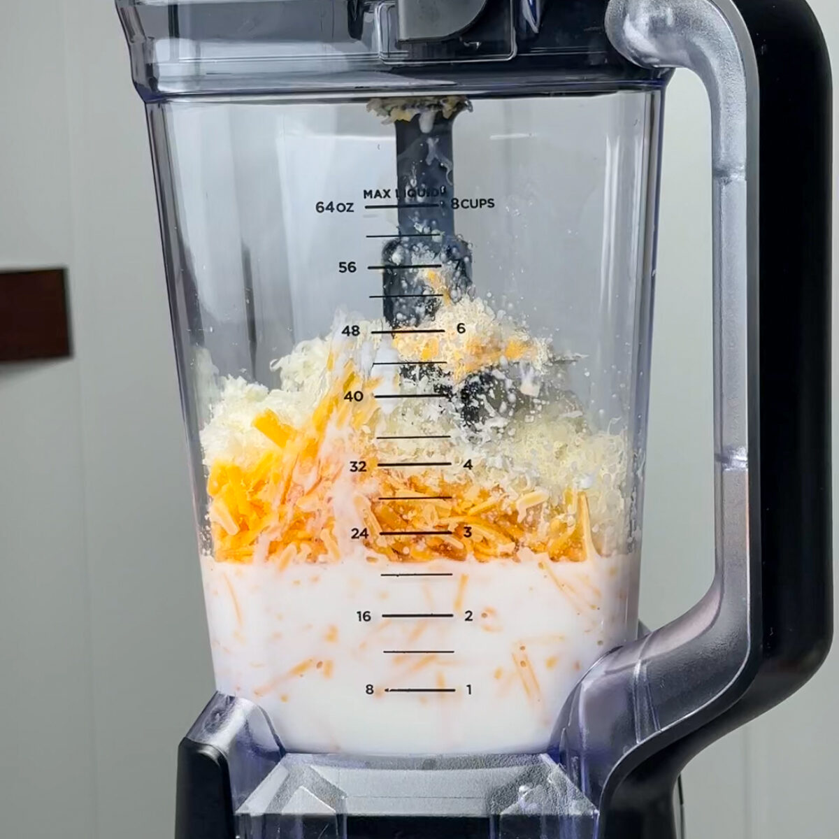 Blend the sauce together!