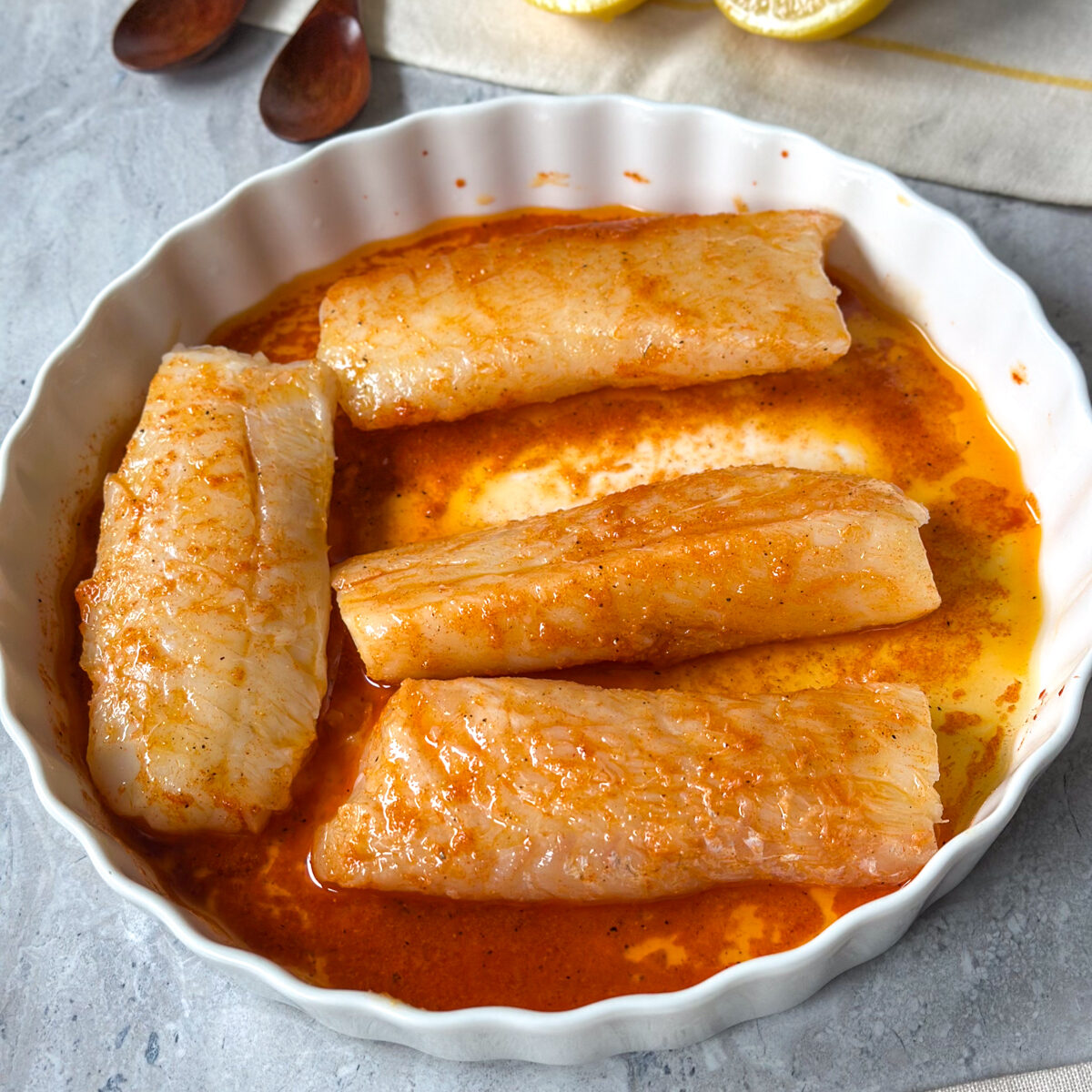 First, marinate our fish for 15 minutes!