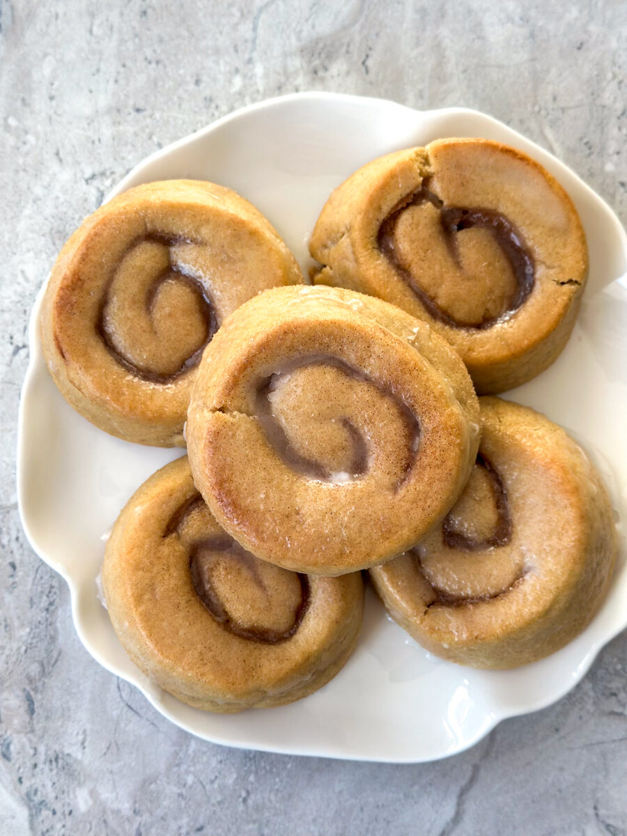 Cinnamon roll cookies