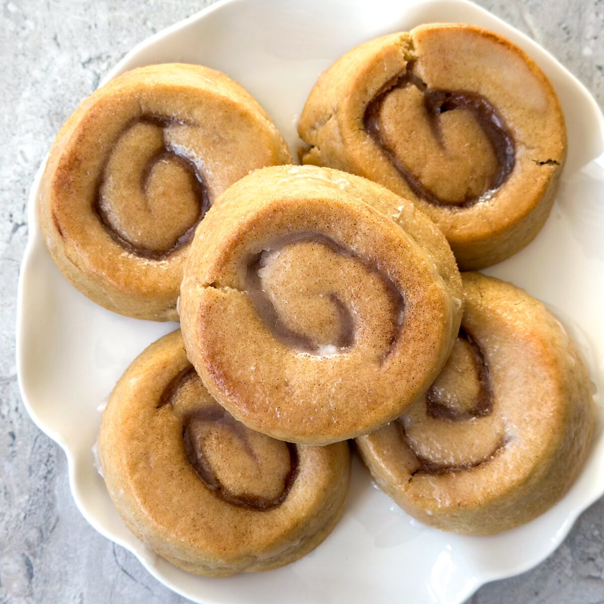 Cinnamon roll cookies