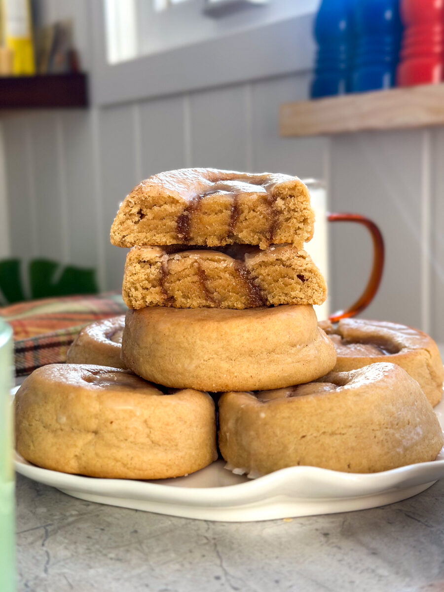 Cinnamon roll cookies
