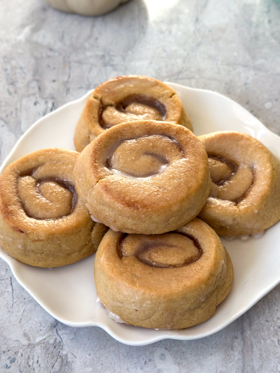 Cinnamon roll cookies