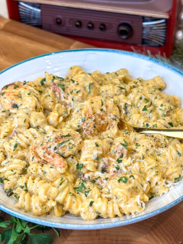 Creamy Garlic Butter Shrimp Pasta