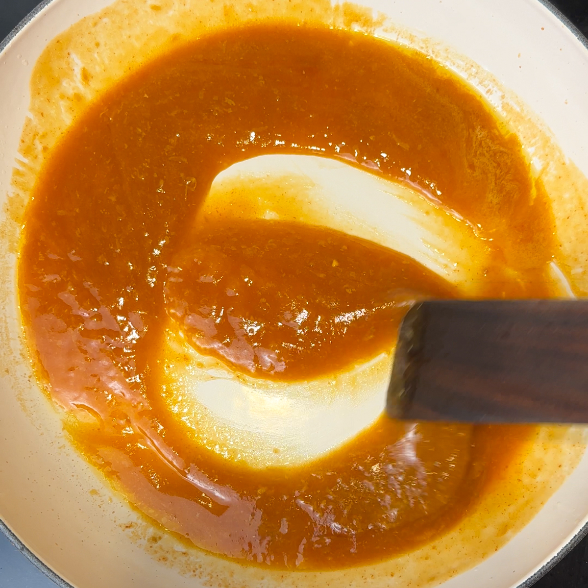 Prepare the spicy sauce!