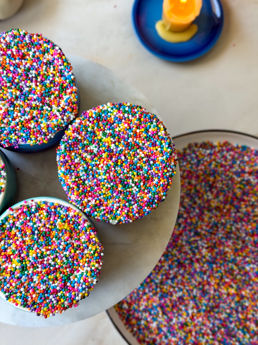 dot cakes