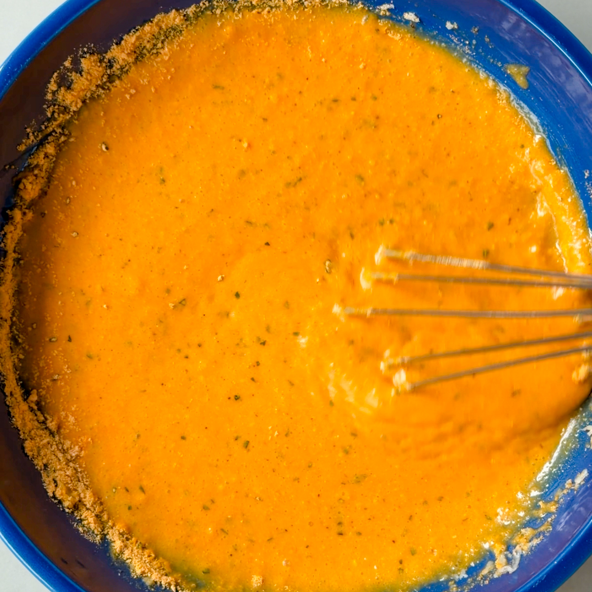 Prepare the spicy carbonara ramen sauce!