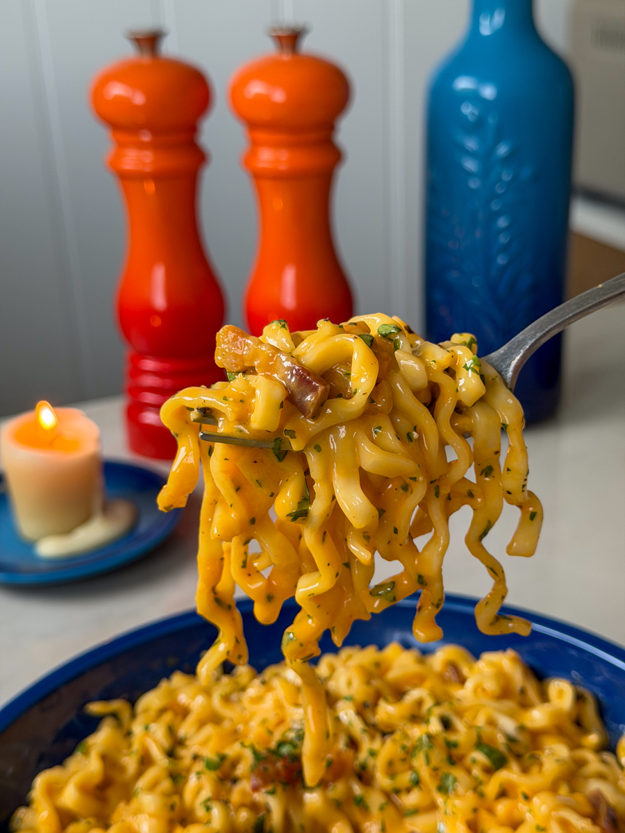 10-minute-spicy-ramen-carbonara