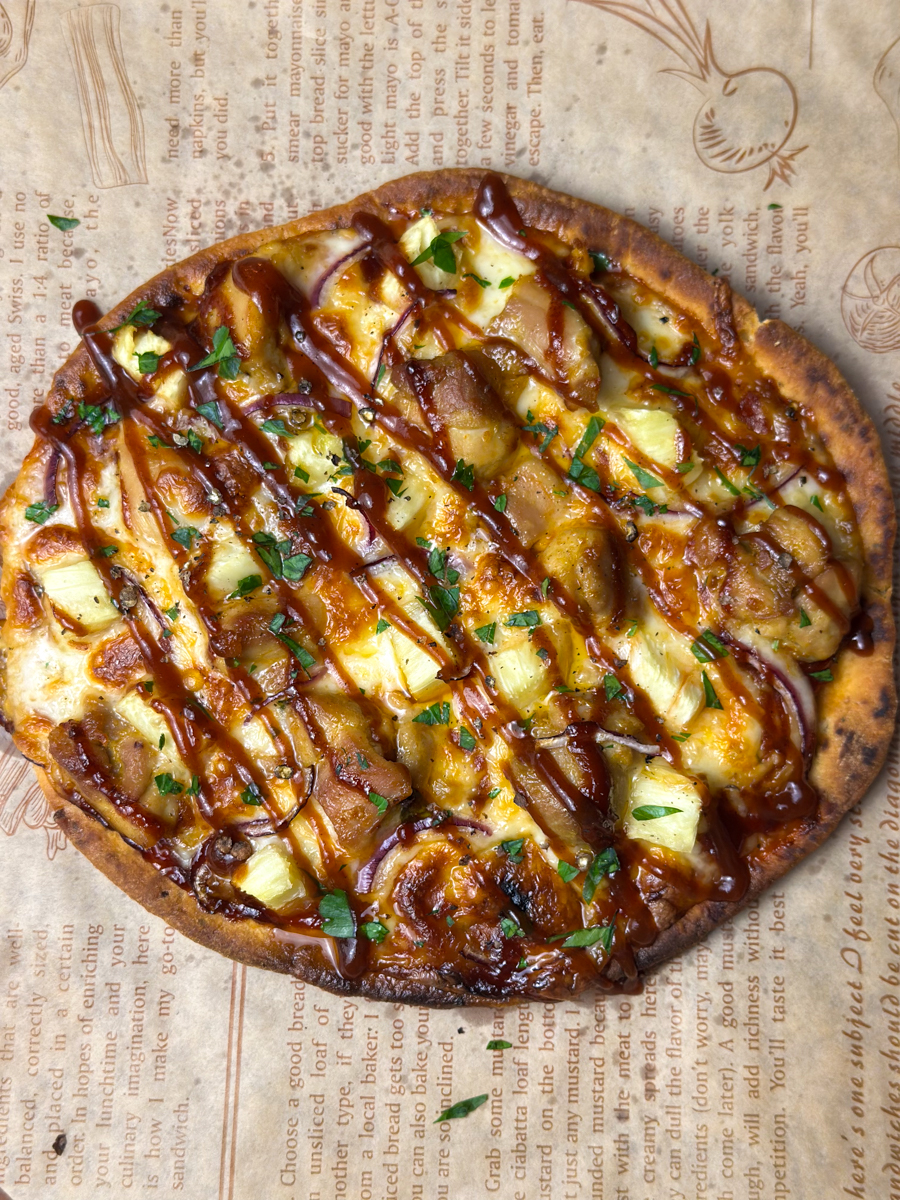 Naan pizza