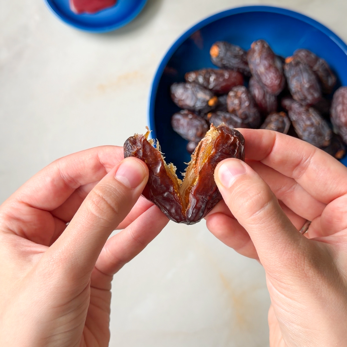 Deseed 2 medjool dates!