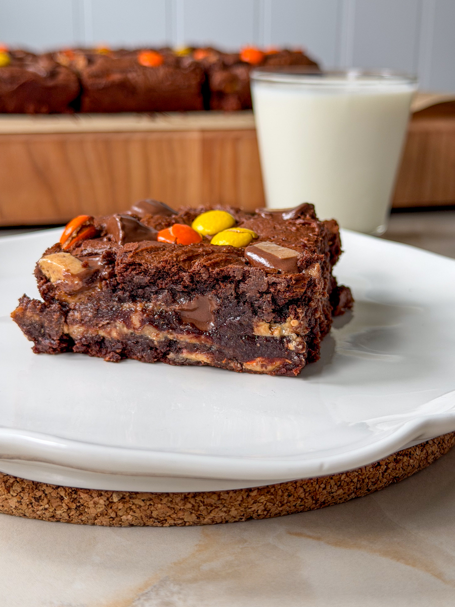 fudgy-reeses-brownie-close-up