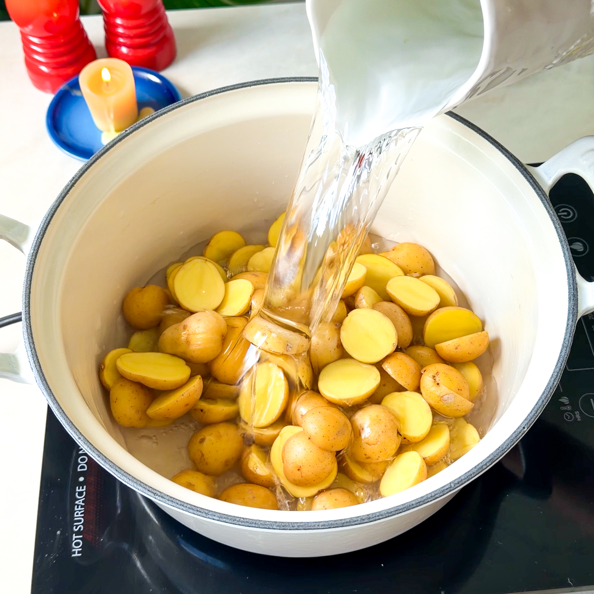 Boil the halved baby potatoes with salt!