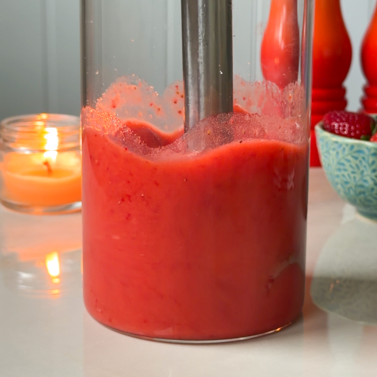 Mix together the strawberry, sugar & lemon juice!