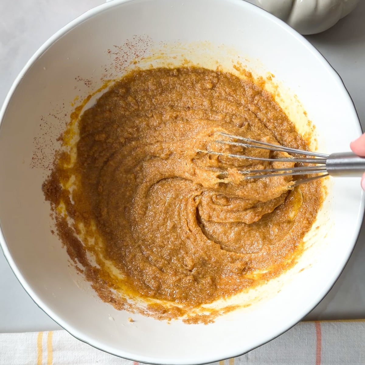 Mix together the wet ingredients!